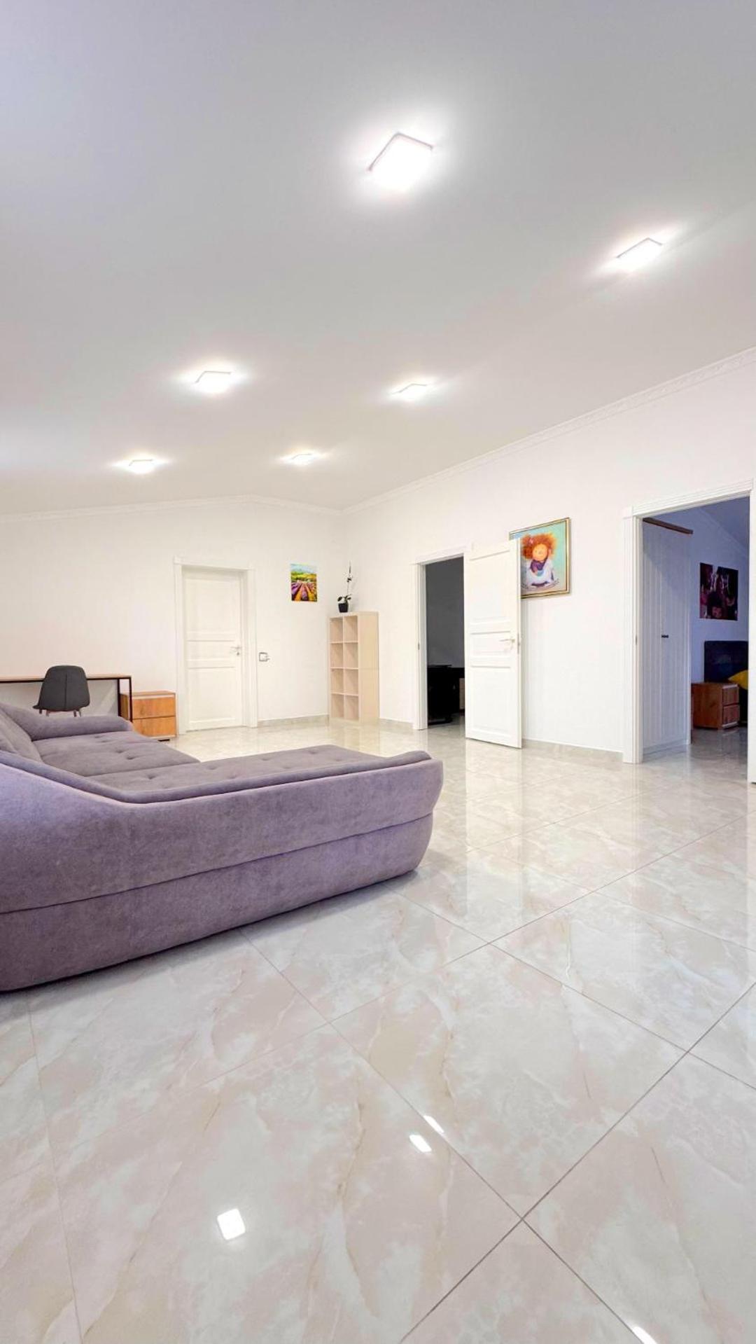 Sun осокорки Apartment